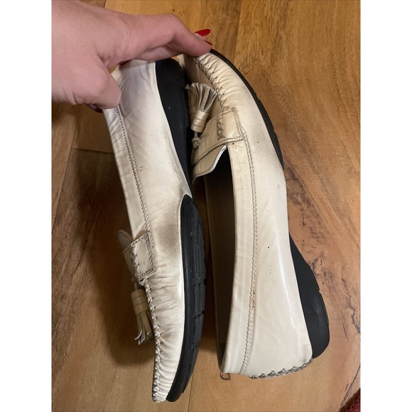 Stuart Weitzman Pointed Toe Tassel Loafer Flats White Womens 9M Patent Leather - Picture 10 of 14